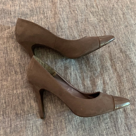 Grey suede heels - Picture 2 of 7